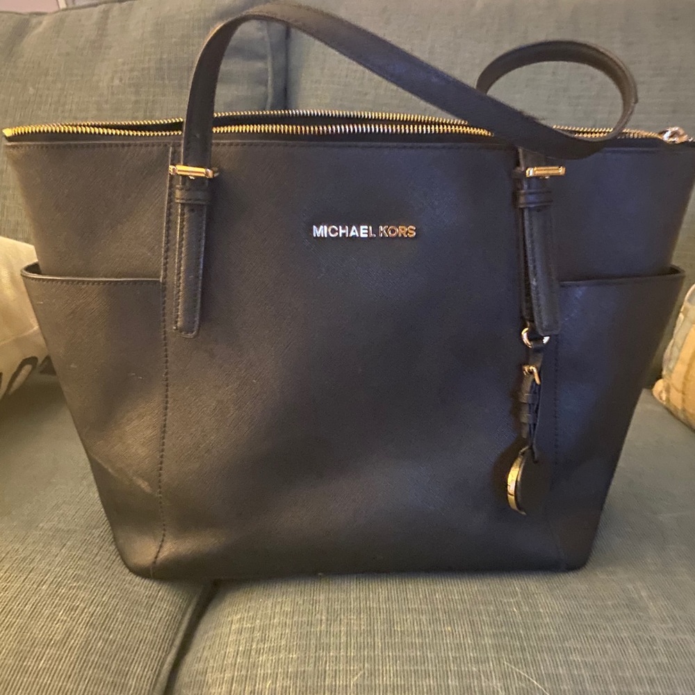 Black Michael Kors tote